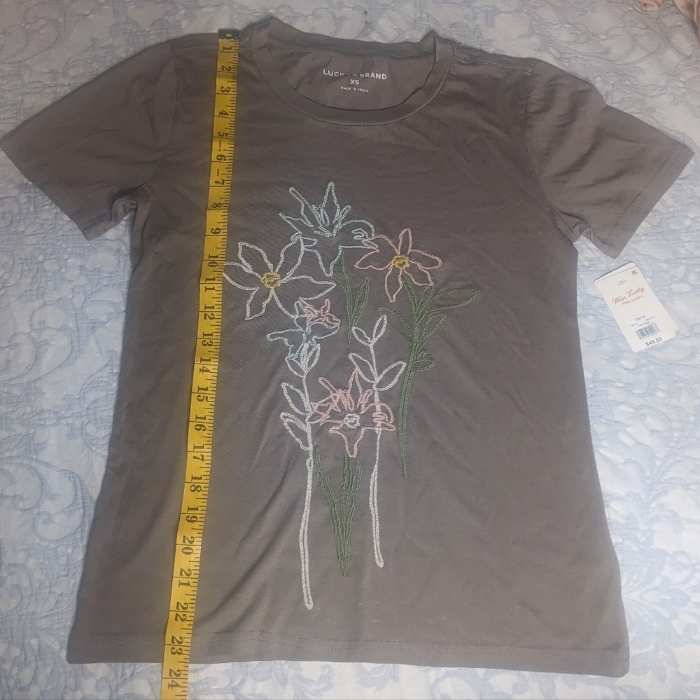 💲ON CLEARANCE💲Lucky Brand Embroidered Floral Tee in Pine Bark sz XS​​​ - Picture 5 of 13